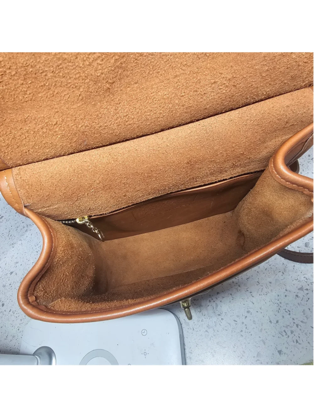Vintage Coach British Tan Leather Dowel Crossbody Bag - Picture 12 of 13
